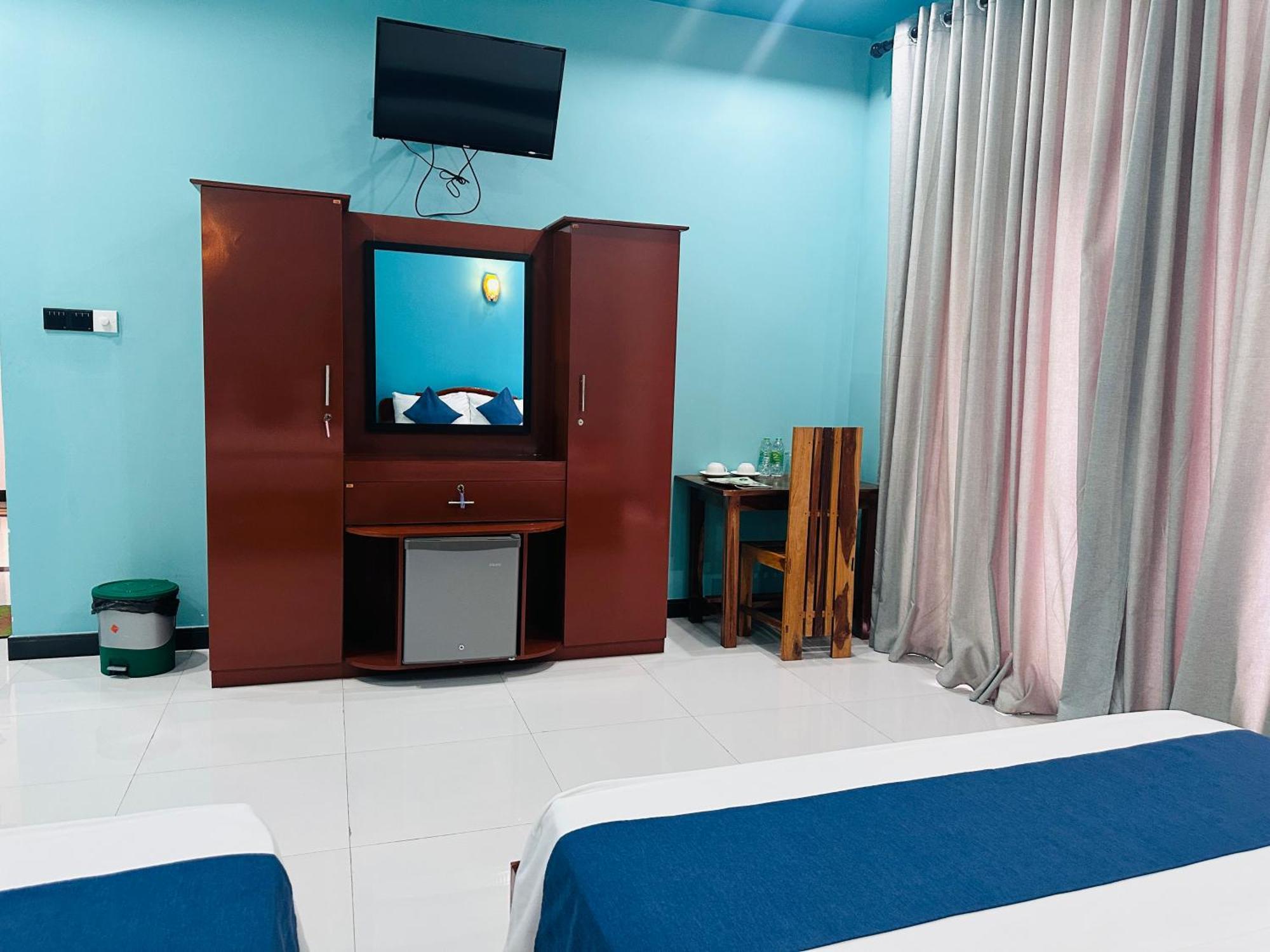 Sp Tourist Hotel Джафна Экстерьер фото